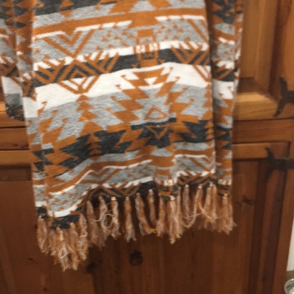 Blue B Collection Long Cardigan Aztec Design, Size Medium - Picture 6 of 10